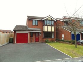 4 bedroom Detached t...